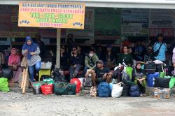 Terminal Pondok Pinang Didominasi Pemudik Tujuan Luar Pulau Jawa