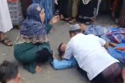 Penampakan Jemaah Salat Idul Fitri Terkapar usai Tertimpa Pohon Tumbang di Pemalang