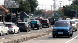 Dampak One Way Cipali, Volume Kendaraan di Pantura Indramayu Ramai dari 2 Arah<