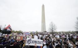 Demo Terbesar, Ratusan Ribu Warga AS Tolak Kebijakan Trump dan Elon Musk