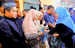Longsor Pacet Mojokerto Tewaskan 10 Orang, Khofifah Santuni Keluarga Korban<