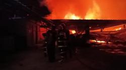 Kebakaran Hebat Gudang Oli di Jambi, Terdengar Ledakan