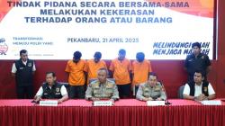 Identitas 4 Debt Collector Mengamuk di Polsek Bukit Raya Ditangkap, 7 Buron