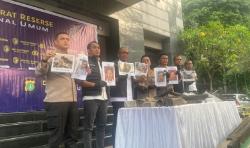 Polda Metro Ultimatum 4 DPO Pembakar Mobil Polisi di Depok: Serahkan Diri atau Ditindak Tegas
