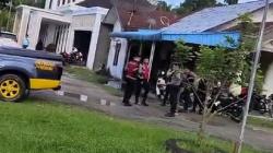 Viral Video Polisi Gerebek Rumah Anggota DPRD Asahan, Diduga Lokasi Judi Sabung Ayam<
