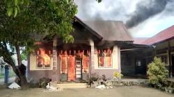 Kebakaran Hebat di SDN 2 Pidie Jaya, Siswa Panik Berhamburan