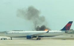 Ngeri! Pesawat Airbus A330 Bawa 294 Orang Terbakar saat Akan Lepas Landas