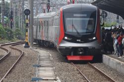 KRL Anjlok di Stasiun Jakarta Kota, KAI Commuter Minta Maaf Layanan Terganggu