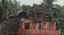 Angin Kencang Rusak 11 Rumah di Kolaka Utara, Warga Panik dan Berhamburan<