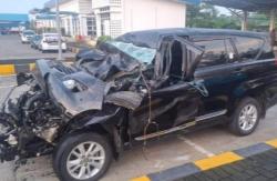 Mobil Anggota DPR Tabrak Truk di Tol Pemalang, 2 Orang Tewas 2 Luka