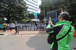 Protes! Driver Ojek Online Desak Potongan Aplikator Maksimal 10 Persen
