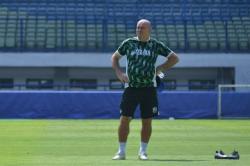 Respons Mengejutkan Pelatih Persib Bandung Ditinggal 13 Pemain, Termasuk Semua Legiun Asingnya
