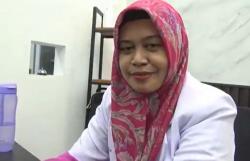 Bikin Haru, Begini Kisah Dokter Rafika Gratiskan Biaya Berobat Warga Miskin di Ponorogo
