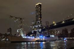 Kapal AL Meksiko Tabrak Jembatan Brooklyn New York, 20 Orang Luka