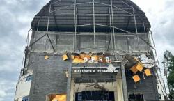 Tak Ada Angin dan Hujan, Atap Gedung DPRD Pesawaran Ambruk<