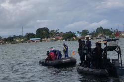 Pemuda Menangis lalu Lompat ke Laut dari Jembatan Teluk Kendari, Ditemukan Tewas<