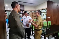 Tegas! Wali Kota Solo Tutup Warung Ayam Goreng Widuran gegara Polemik Nonhalal 