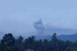Badan Geologi: Aktivitas Vulkanik Gunung Dukono Masih Tinggi, Status Waspada