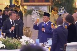 Teddy Sebut Khusus Pilih Jus Apel untuk Minuman Gala Dinner Prabowo-Macron