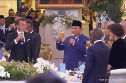 Seskab Teddy Pastikan Minuman Prabowo-Macron Tak Mengandung Alkohol, 100% Jus