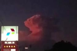 Viral Video Bernarasi Gunung Kelud Meletus, Benarkah?