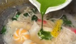 Viral Makanan Seblak Dicampur Matcha, Netizen Auto Ngakak: Kelihatannya Mematikan