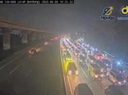 Tol Padaleunyi Arah Jakarta Macet, Jasamarga Lakukan Hal Ini<