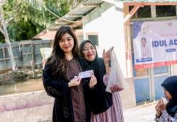 Warga Barito Timur Semringah Terima Daging Kurban dari Kader Partai Perindo Winda Sari<