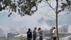 Update Kerusuhan di Siak, 18 Tempat Tinggal Karyawan PT SSL dan 15 Kendaraan Hangus Dibakar