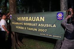 Viral Taman Langsat Disebut Jadi Tempat Mesum, Spanduk Larangan Asusila Dipasang