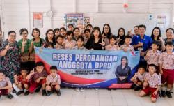 Disambut Meriah, Legislator Partai Perindo Winda Sari Perjuangkan Perbaikan SD di Barito Timur