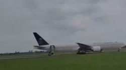 Detik-detik Pesawat Saudi Airlines Mendarat Darurat di Kualanamu usai Diteror Bom