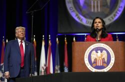Direktur Intelijen Nasional AS Tulsi Gabbard Tiba-Tiba Mundur, Ada Apa?
