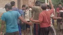 Akses Masuk Tambang Pasir Ilegal di Argasunya Cirebon Dibongkar Paksa Sekelompok Warga<