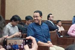 Anies Hadiri Sidang Kasus Korupsi Impor Gula, Lambaikan Tangan ke Tom Lembong
