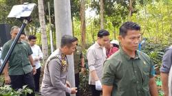 Momen Wapres Gibran Petik Kopi di Dataran Gunung Ijen Bondowoso