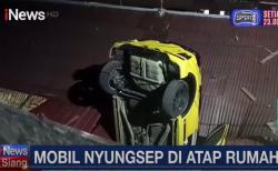 Viral Kecelakaan Mobil Raize Nyungsep di Atap Rumah Warga Balikpapan
