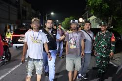 Polisi Tangkap 2 Juru Parkir Liar yang Getok Harga Rp30.000 di Grogol Jakbar<
