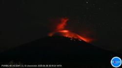 Gunung Ile Lewotolok Kembali Erupsi Disertai Dentuman Keras