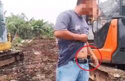 Viral Pria Pamer Pistol Sambil Ngaku Ring 1 Istana di Depok, Ini Kata Polisi