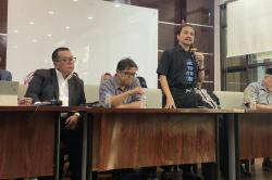 Roy Suryo Ngaku Diteror Prof P saat Investigasi Ijazah Jokowi di Pasar Pramuka