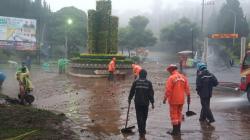 Hujan Deras, Banjir Terjang Wisata Selecta Kota Batu