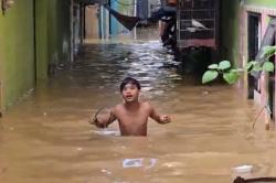 Manfaat Segera Mandi setelah Terkena Banjir dan Hujan-hujanan