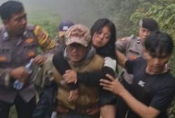 Momen Dramatis Gadis asal Subang Dievakuasi dari Kawah Putih akibat Hipotermia