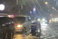Update Banjir Jakarta: 35 RT Masih Terendam, Ketinggian Air Tembus 1,3 Meter