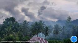 Gunung Dukono Halmahera Erupsi Lontarkan Abu Vulkanik hingga 1.000 Meter