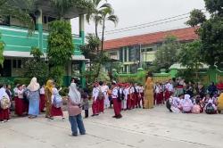Hari Pertama Jam Masuk Sekolah 6.30 di Bekasi, Ortu Murid Keluhkan Macet