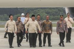 Presiden Prabowo Tiba di Tanah Air Usai Kunjungan Luar Negeri 15 Hari