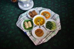 5 Hidangan Ikonik dalam Tradisi Makan Bedulang Khas Bangka Belitung yang Wajib Dicoba<
