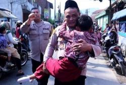 Dimarahi Guru, Siswa SD di Bandung Coba Bunuh Diri Naik Tower Setinggi 25 Meter<
